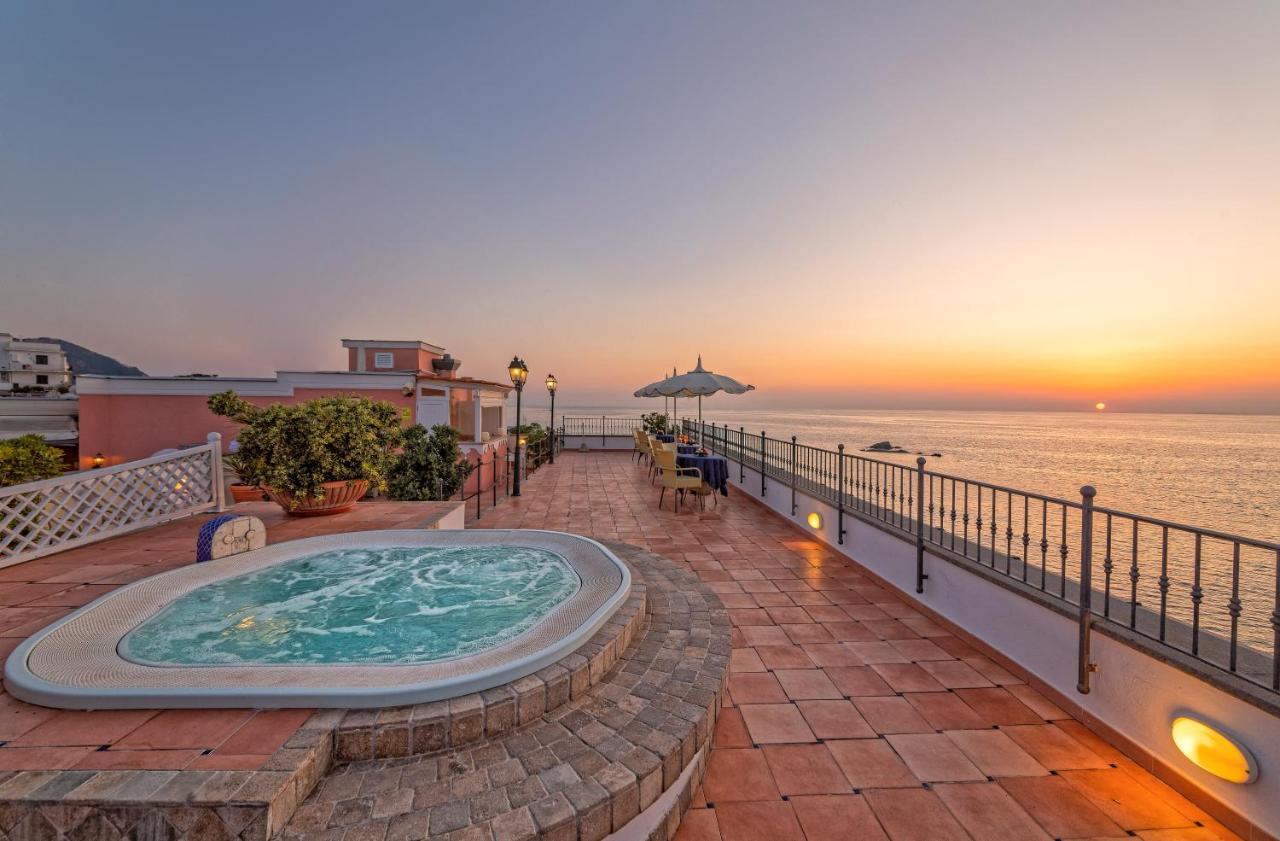 فندق نيتونو Forio di Ischia المظهر الخارجي الصورة